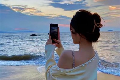 不到24小时娱乐圈又出三大八卦顶流小花、男星带女儿见情人